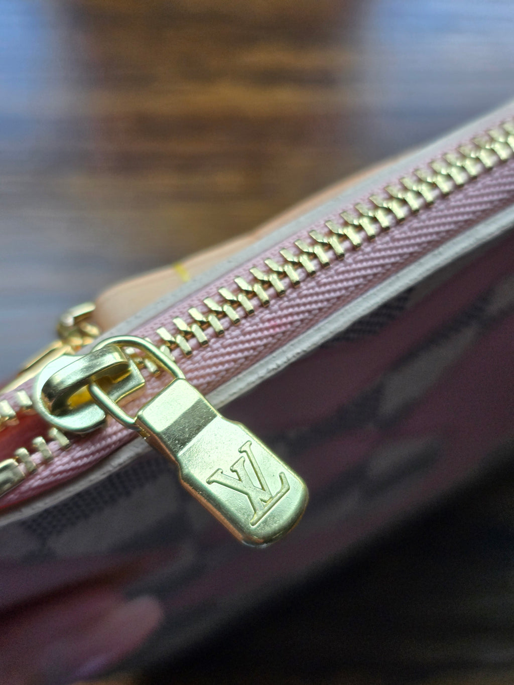 Authentic Louis Vuitton Damier Azur-Damier Tahitienne Neverfull Pouch MM
