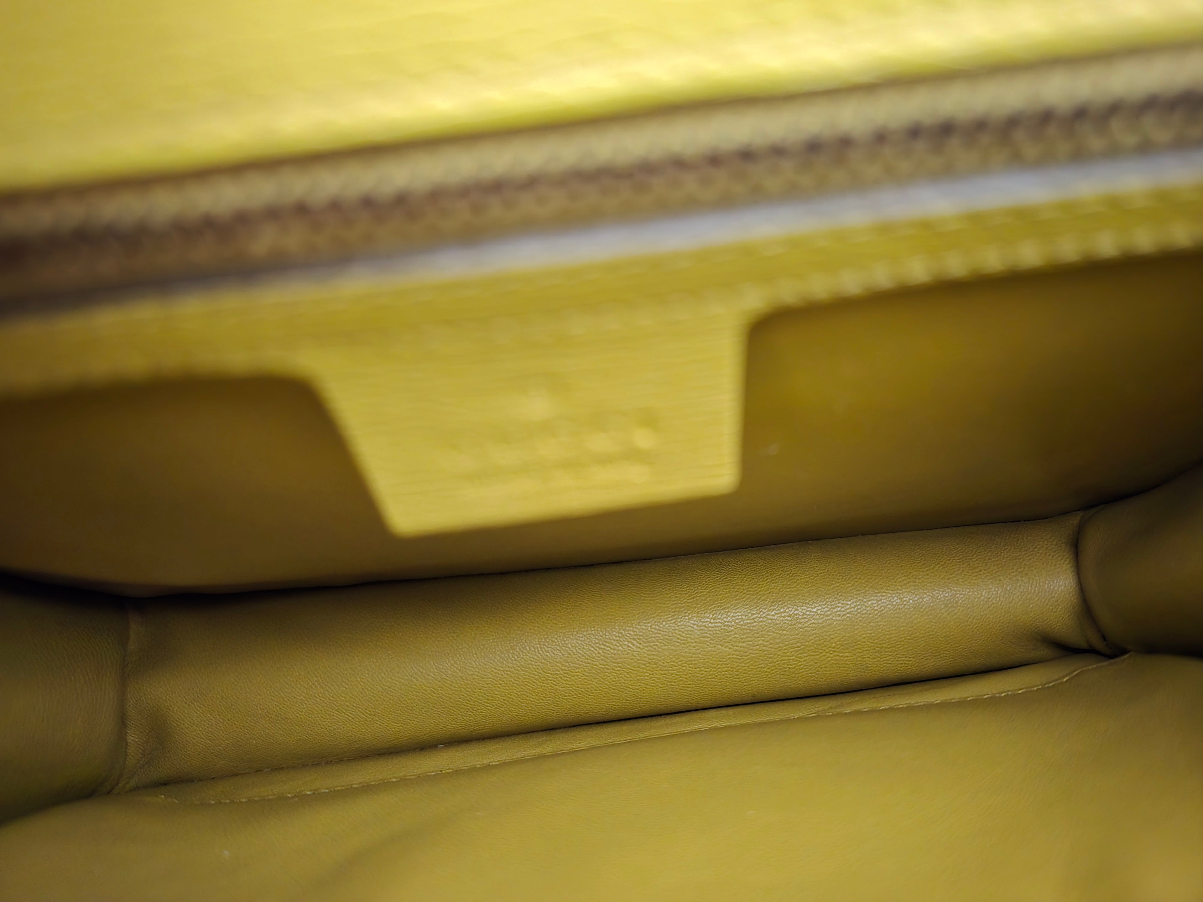 Authentic Gucci Shanghai Heartbeat Top Handle Bag