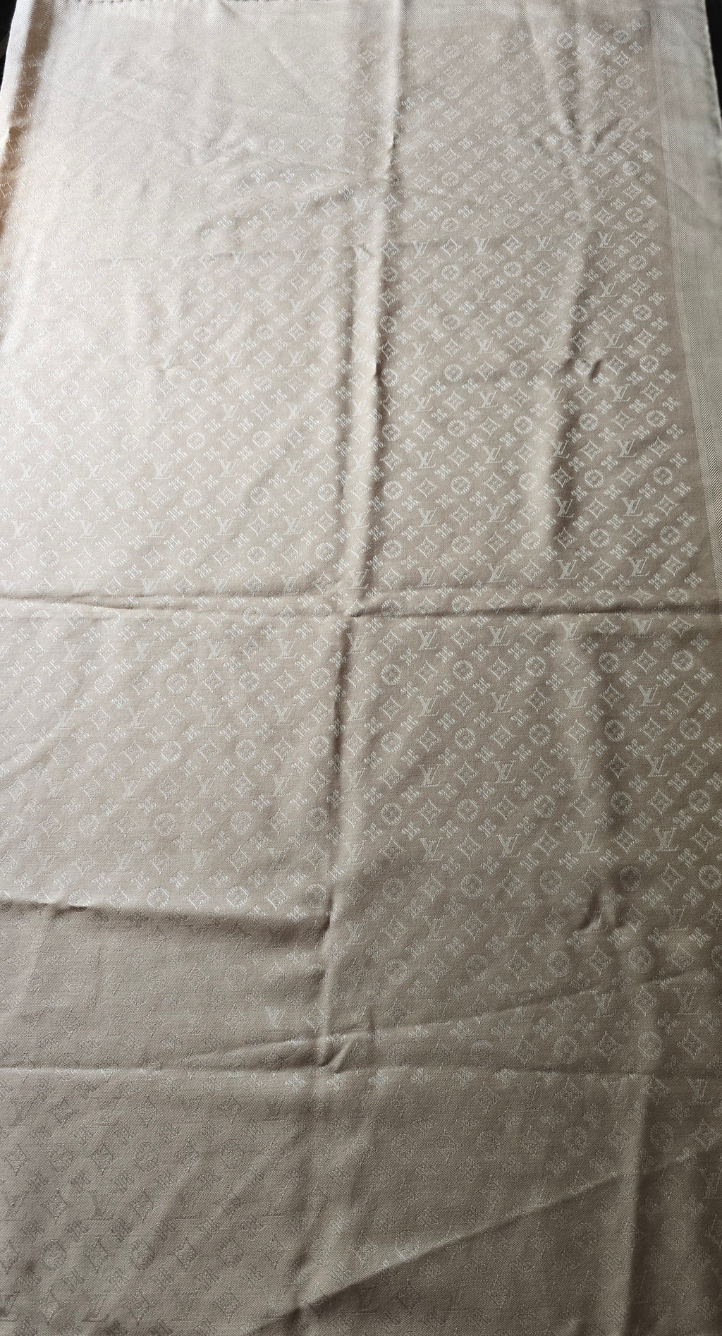 Authentic Louis Vuitton Evermore Shawl in the shade "Latte"