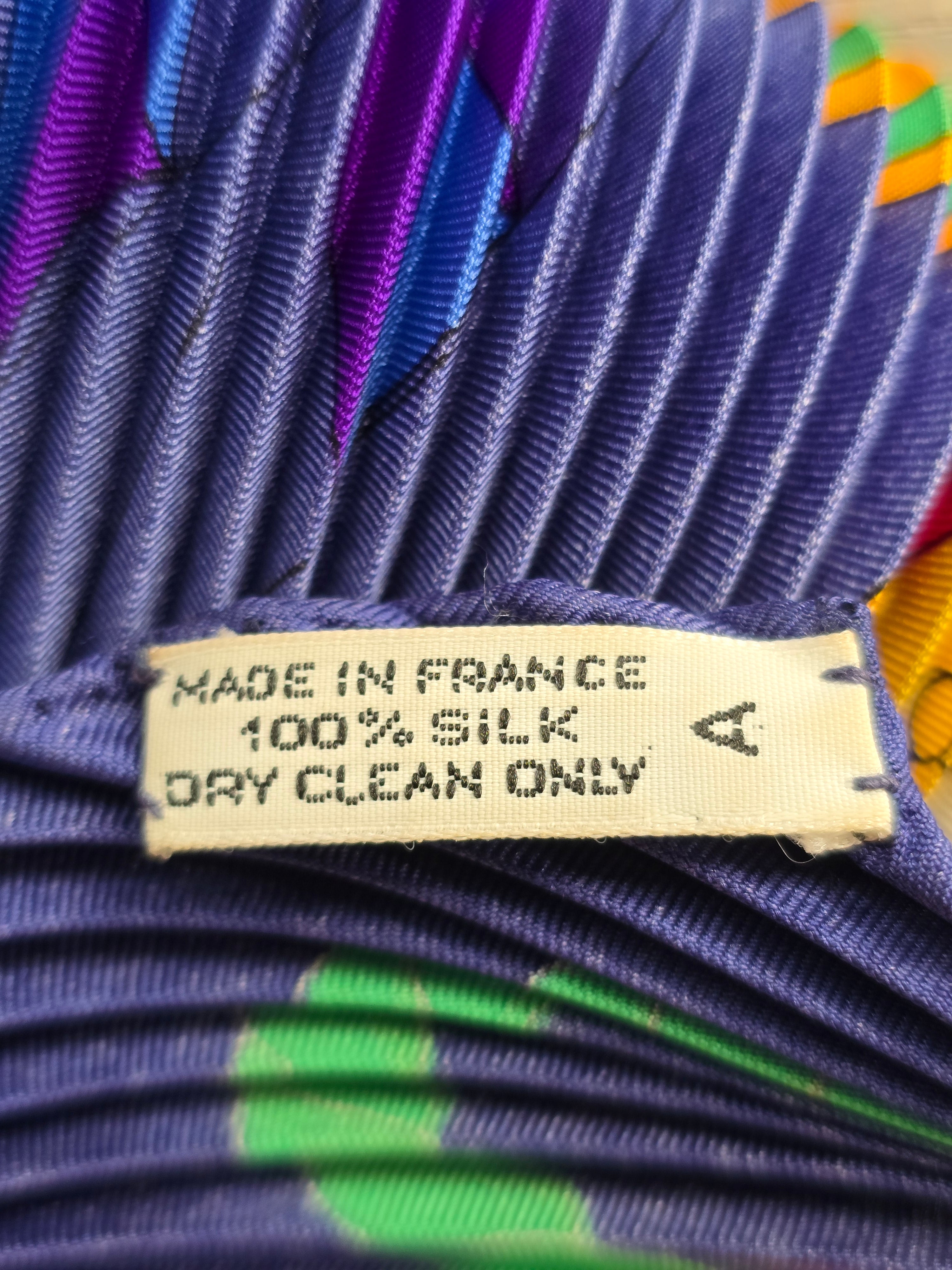 Authentic Hermès "Les Folies du Ciel" Carré Plissé 90 Pleated Silk Scarf
