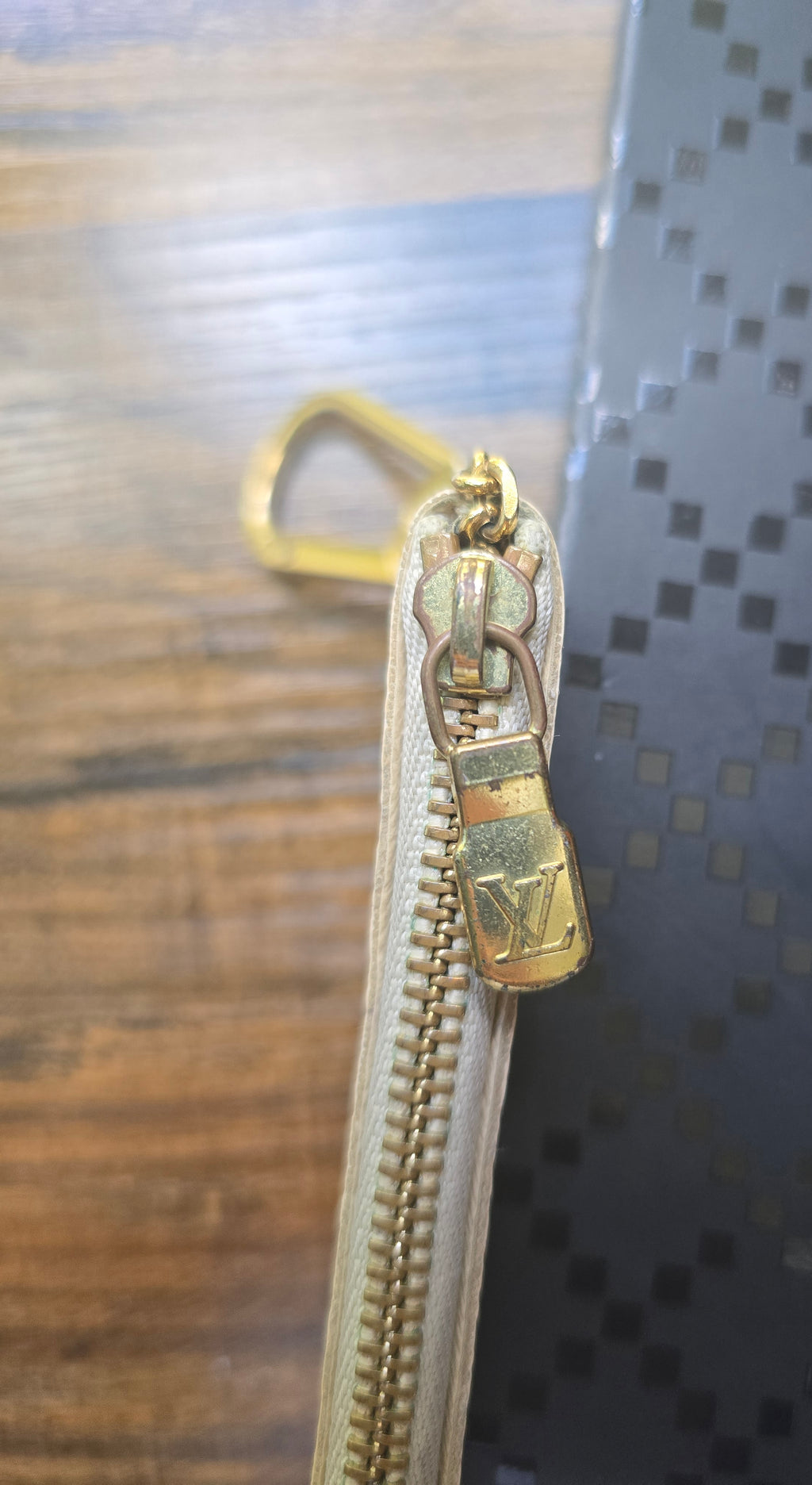 Authentic Louis Vuitton Damier Azur Key Pouch