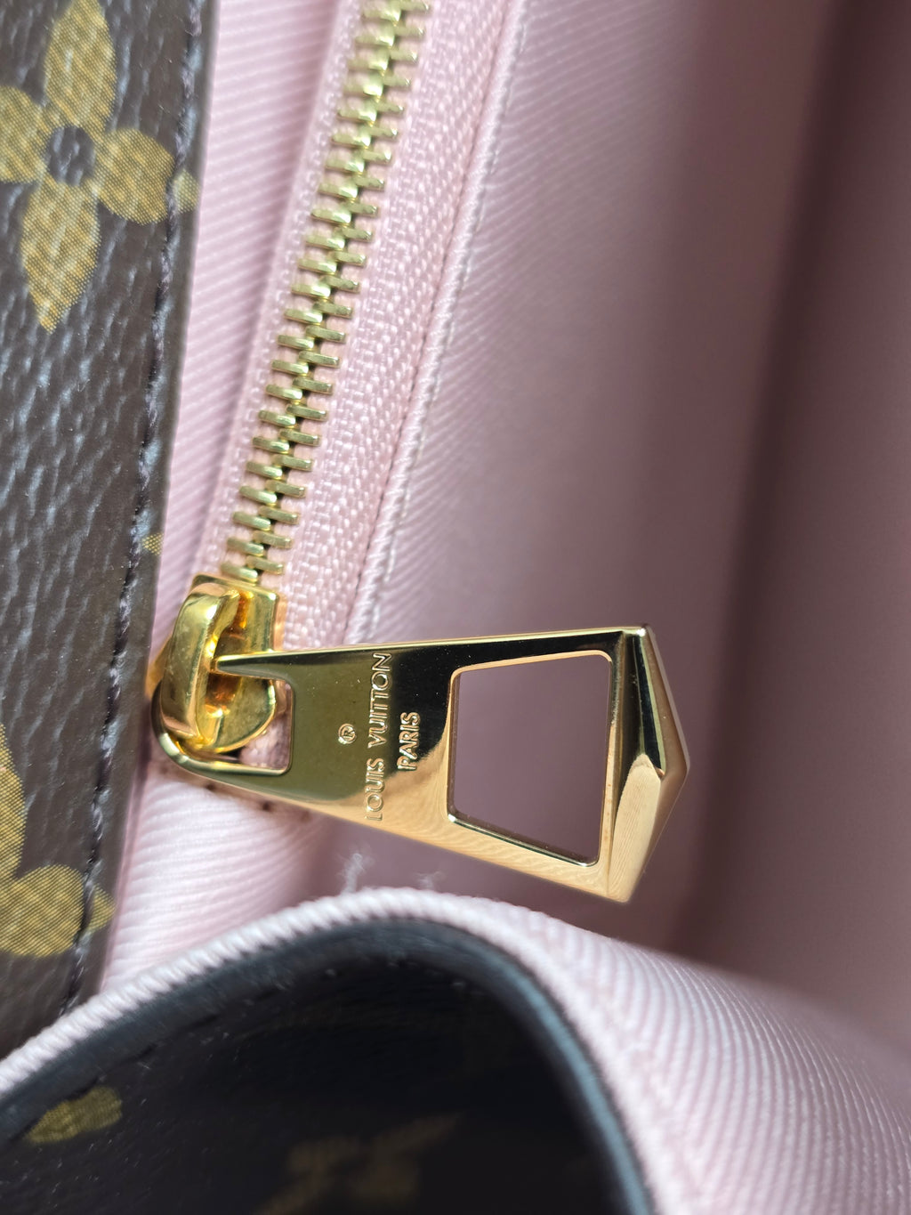 Authentic Louis Vuitton Cherrywood Vernis Leather Crossbody Bag (2019)