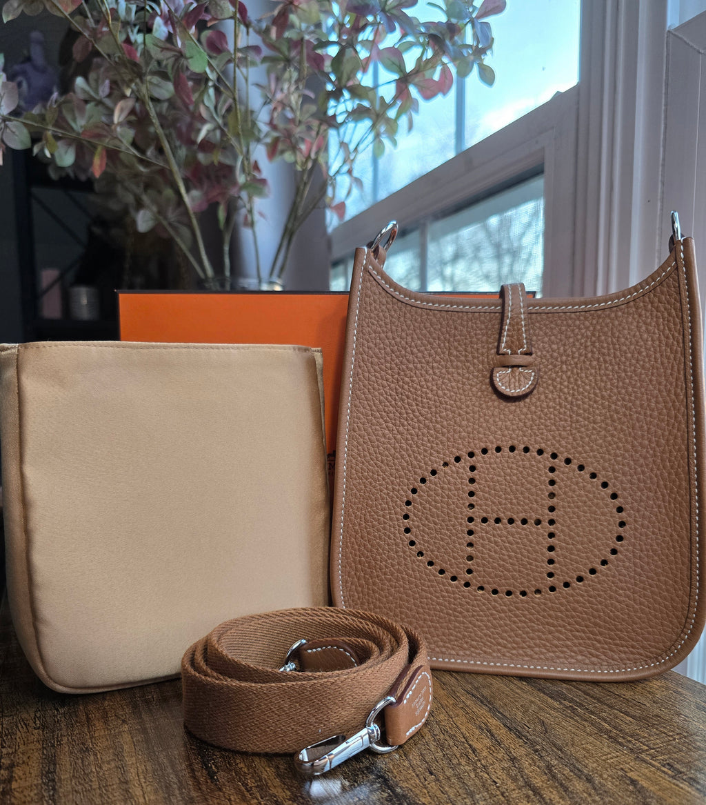 Authentic Hermès Evelyne 16 TPM- Taurillon Clemence & Palladium Hardware "W" 2024 Series- Full Inclusion