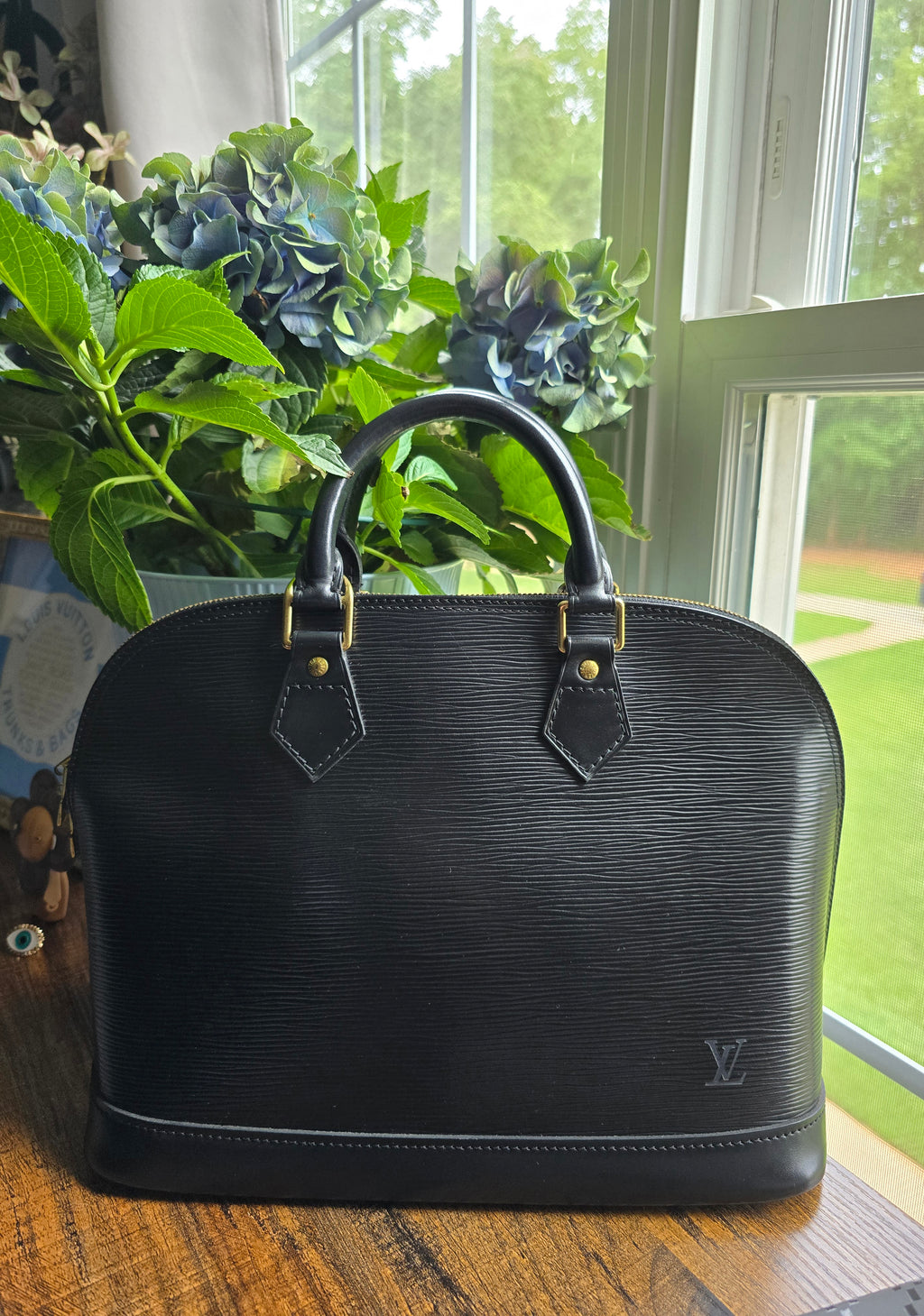 Authentic Louis Vuitton Black Epi Leather Alma PM (2008)