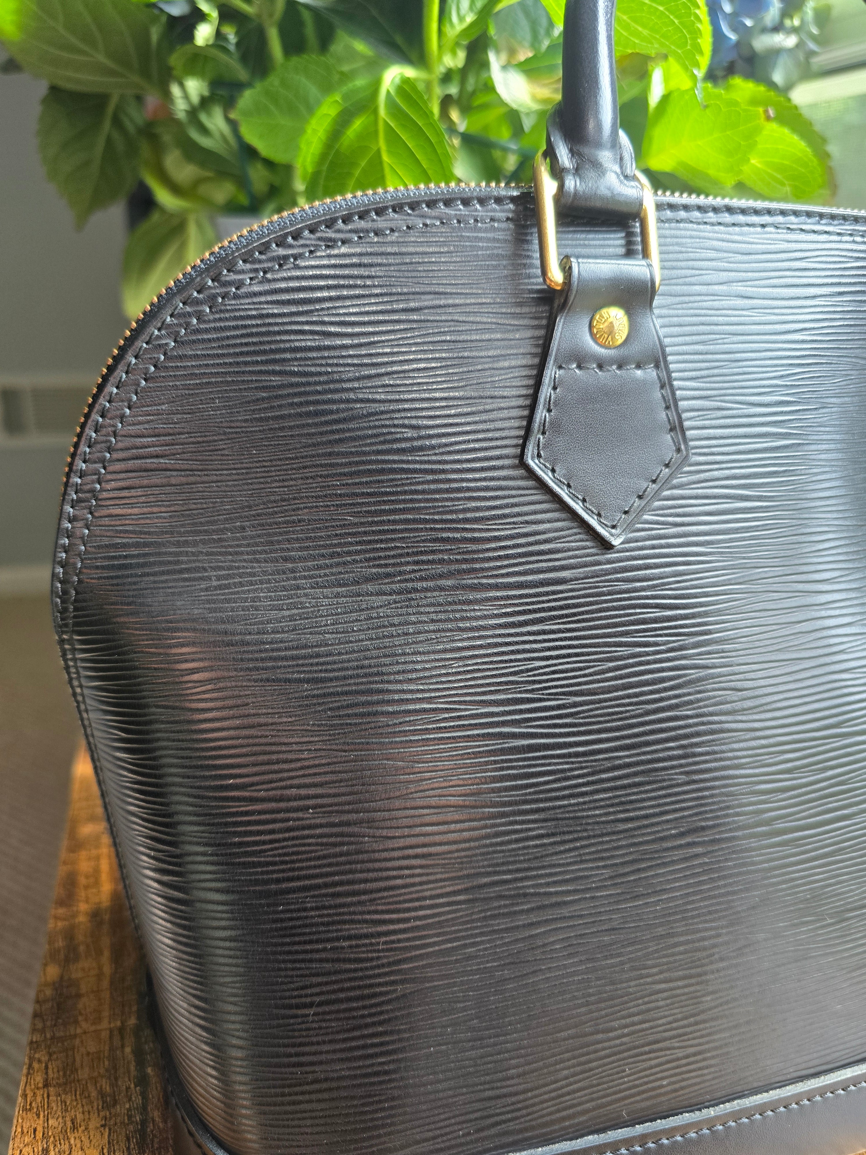 Authentic Louis Vuitton Black Epi Leather Alma PM (2008)